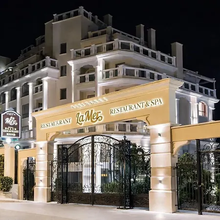 La Sea View & Beachfront Apartament Varna