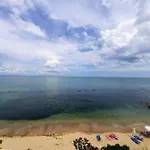 La Sea View & Beachfront * Warna