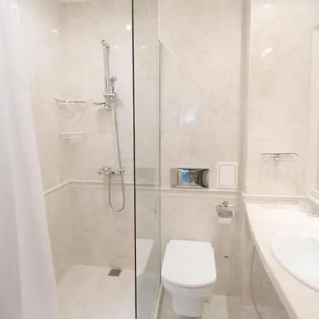 La Sea View & Beachfront Апартамент *