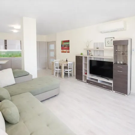 Апартамент La Sea View & Beachfront *