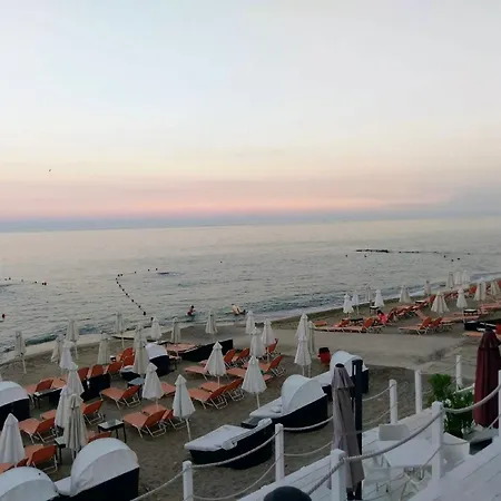 La Sea View & Beachfront * Warna