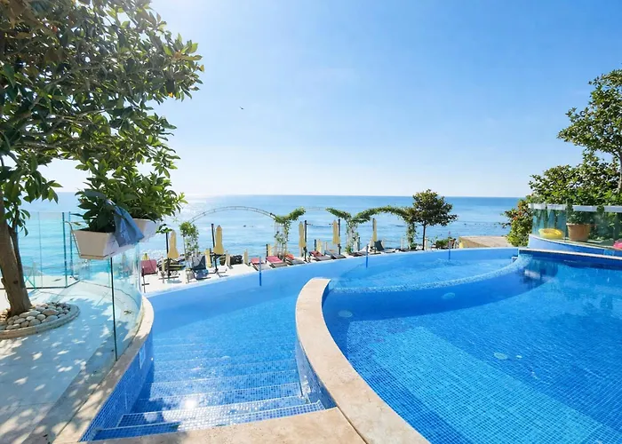 La Sea View & Beachfront Апартаменты