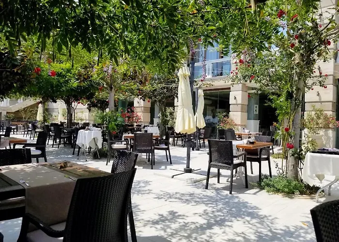 La Sea View & Beachfront